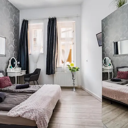 Apartment Palace
