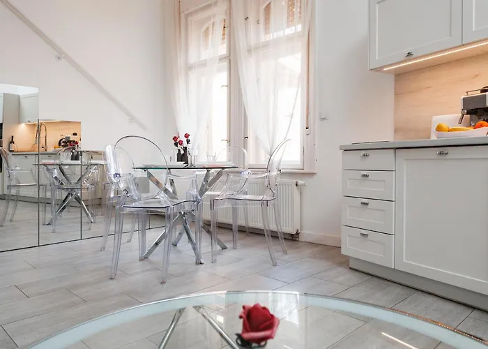 Apartment Palace *