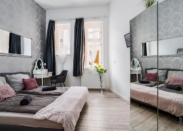 Apartment Palace
